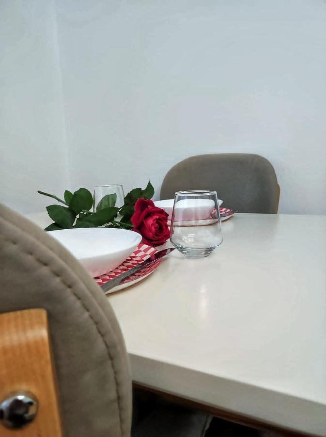 Cozy & Stylish Apartment Tirana Exterior photo